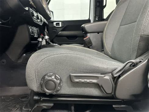 Used 2024 Jeep Wrangler Sahara image 26