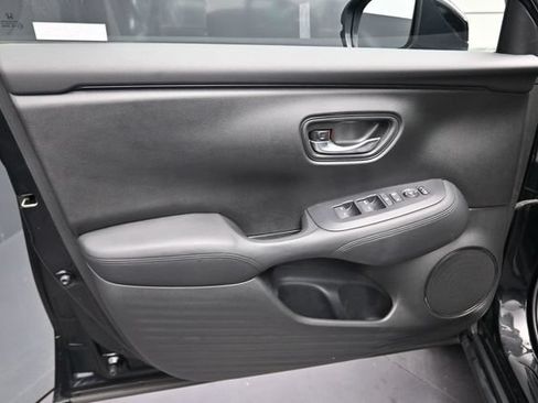 Certified 2024 Honda HR-V LX image 24