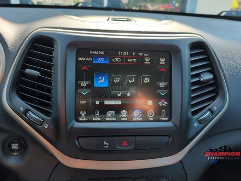 Used 2018 Jeep Cherokee Limited AWD/4WD image 20