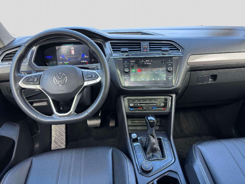 Used 2023 Volkswagen Tiguan SE AWD/4WD image 14