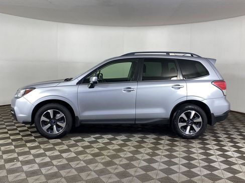 Used 2018 Subaru Forester 2.5i Limited AWD/4WD image 9