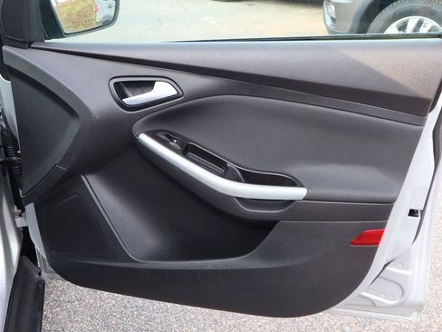 Used 2014 Ford Focus SE w/ Equipment Group 201A image 14