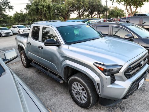 Used 2025 Toyota Tacoma SR RWD image 7