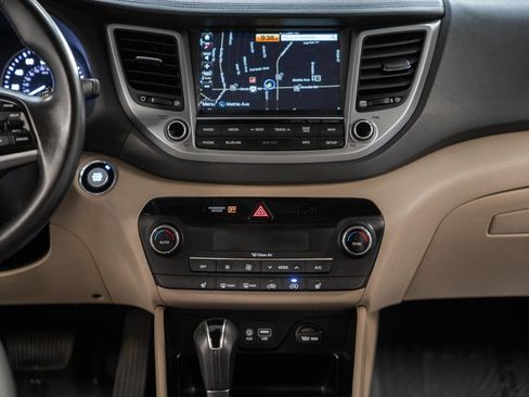 Used 2017 Hyundai Tucson SE Plus AWD/4WD image 23