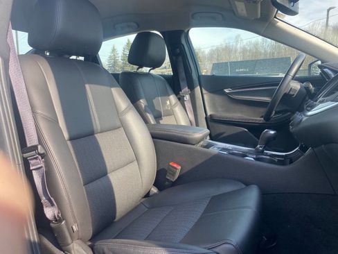 Used 2016 Chevrolet Impala LT w/ Convenience Package image 48