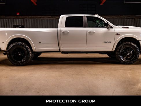 Used 2022 RAM 3500 Limited image 11