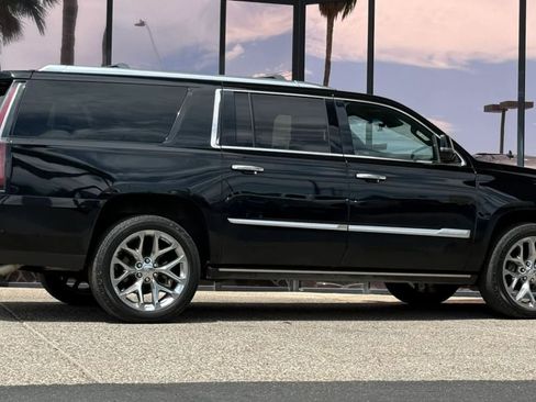 Used 2018 Cadillac Escalade ESV Platinum AWD/4WD image 13