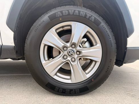 Used 2025 Toyota RAV4 XLE AWD/4WD image 31