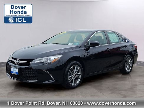 Used 2017 Toyota Camry SE image 1