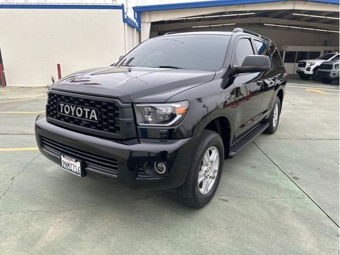 Used 2011 Toyota Sequoia Limited image 2