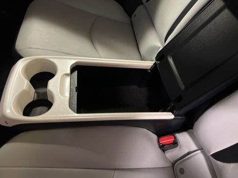 Used 2018 Toyota Prius Prime Premium image 54