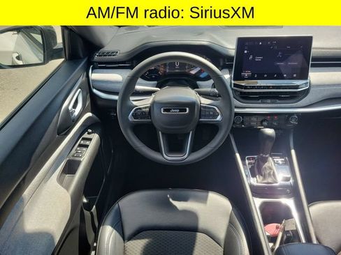 Used 2023 Jeep Compass Latitude AWD/4WD image 9