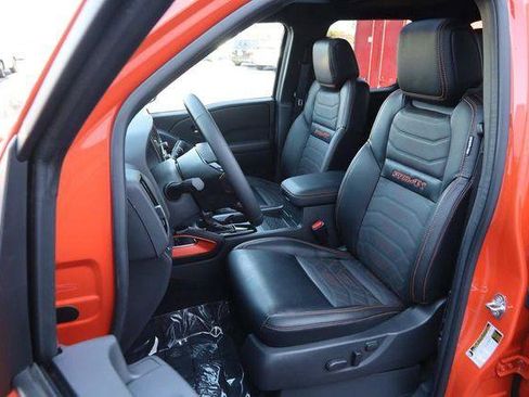 Used 2025 Nissan Frontier PRO-4X w/ Pro Premium Package image 9