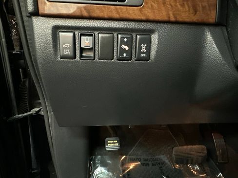 Used 2014 Nissan Armada Platinum w/ 2nd Row Captain Seat Package AWD/4WD image 34