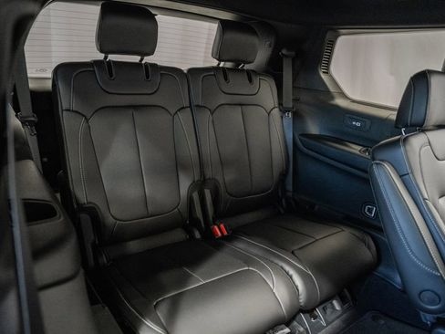 New 2025 Jeep Grand Cherokee L Limited w/ Luxury Tech Group II image 34