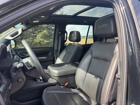 Used 2023 Chevrolet Tahoe High Country AWD/4WD image 15