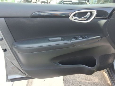 Used 2019 Nissan Sentra SV FWD image 22