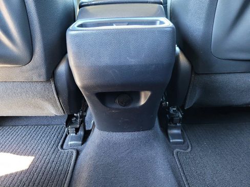 Used 2017 Hyundai Santa Fe Limited FWD image 17