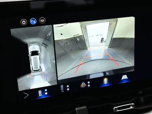 New 2026 Chevrolet Equinox LT w/ Safety and Technology Package FWD image 32