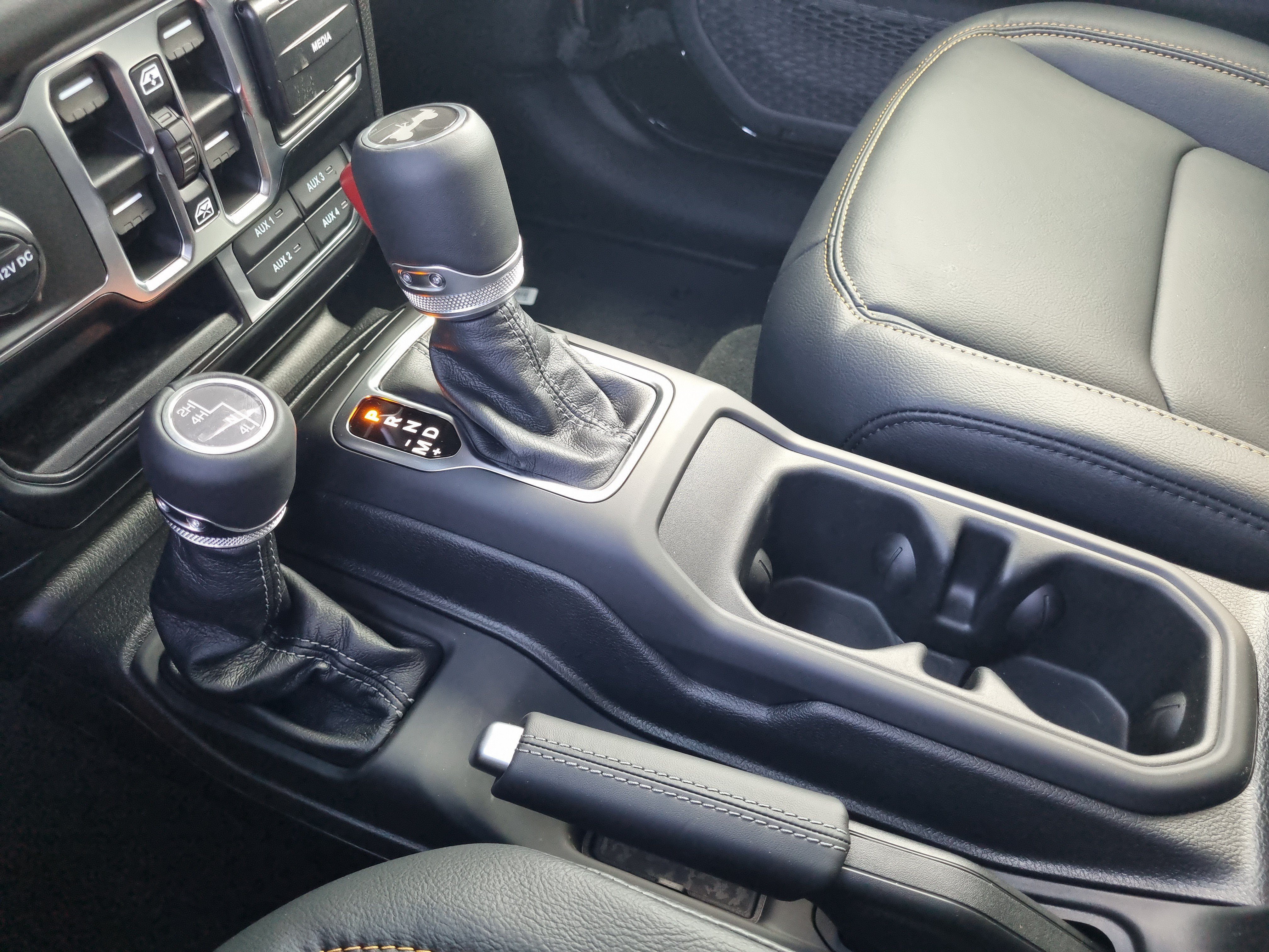 New 2026 Jeep Wrangler Unlimited Sahara AWD/4WD image 31