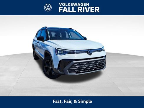 New 2026 Volkswagen Taos SE AWD/4WD image 1