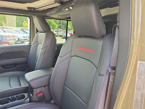 Used 2026 Jeep Wrangler Unlimited Rubicon AWD/4WD image 20