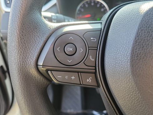 Used 2019 Toyota RAV4 XLE FWD image 18