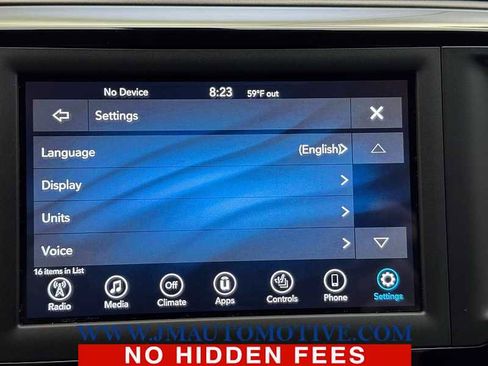 Used 2020 Chrysler Pacifica Touring-L FWD image 33