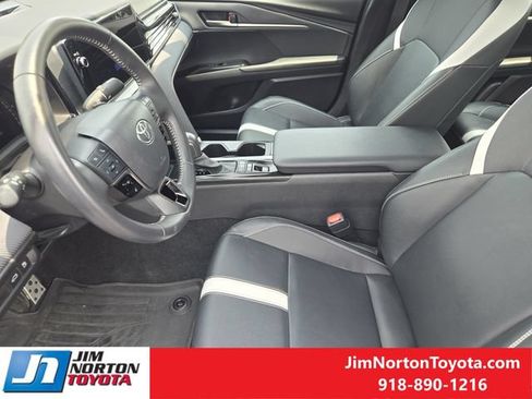 Used 2025 Toyota Camry SE w/ Multimedia Upgrade Package AWD/4WD image 15