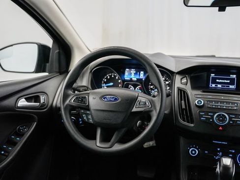 Used 2016 Ford Focus SE FWD image 4