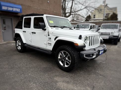 Used 2018 Jeep Wrangler Unlimited Sahara w/ Cold Weather Group image 3