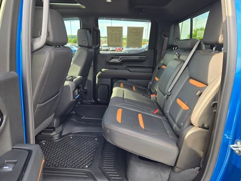 Used 2024 GMC Sierra 1500 AT4 w/ Technology Package AWD/4WD image 30