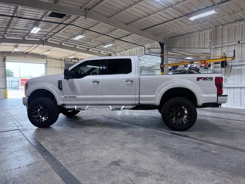 Used 2017 Ford F250 Platinum w/ Platinum Ultimate Package AWD/4WD image 6