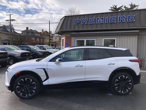 Used 2025 Chevrolet Blazer EV RS image 2