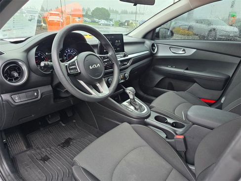 Used 2022 Kia Forte LXS image 11