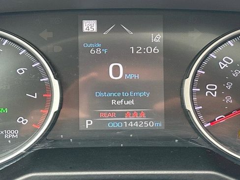 Used 2020 Toyota RAV4 XLE w/ Convenience Package image 18