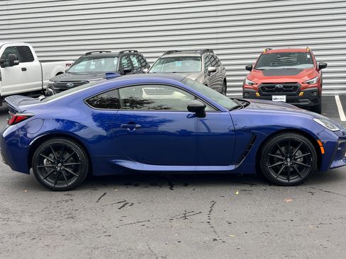 Used 2023 Toyota GR86 Premium image 3