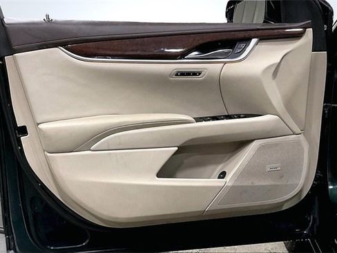 Used 2016 Cadillac XTS Luxury image 23