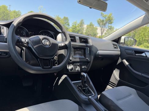 Used 2017 Volkswagen Jetta S FWD image 22
