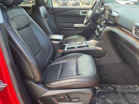 Used 2021 Ford Explorer Limited w/ Equipment Group 301A AWD/4WD image 22