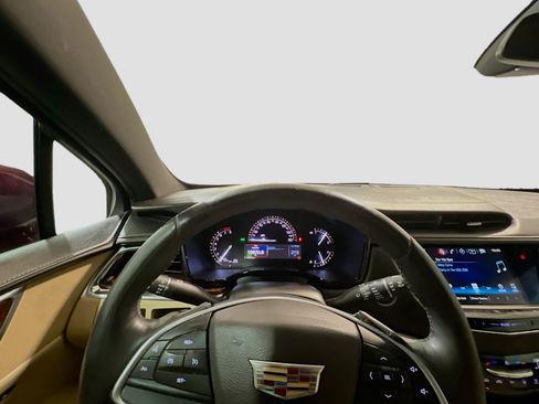 Used 2017 Cadillac XT5 Premium Luxury w/ LPO, Wheel Lock Package FWD image 7