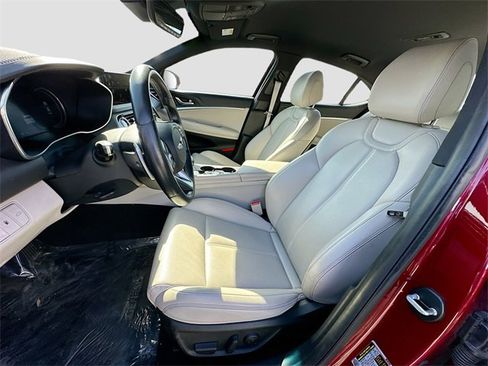 Used 2023 Genesis G70 2.0T image 21