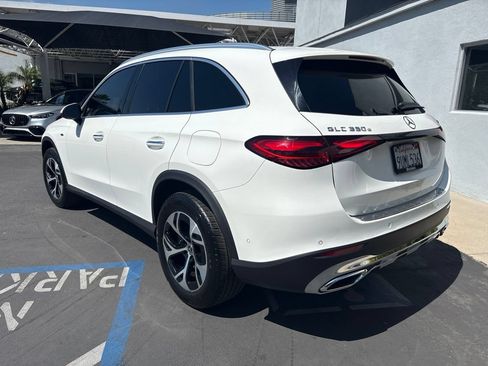 Used 2025 Mercedes-Benz GLC 350e 4MATIC image 5