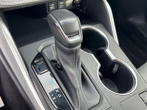 Used 2023 Toyota Highlander XLE image 39