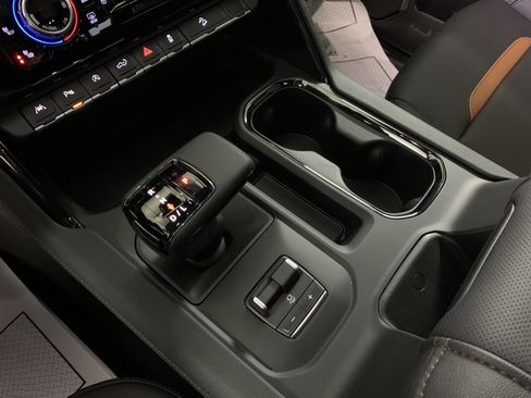 New 2026 GMC Sierra 1500 AT4 w/ Technology Package image 32
