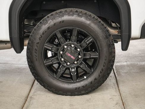 Used 2026 GMC Sierra 2500 AT4 AWD/4WD image 13