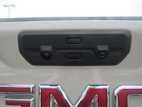 Certified 2026 GMC Sierra 3500 AT4 w/ Technology Package AWD/4WD image 40