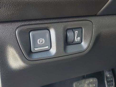 Certified 2022 GMC Acadia SLE w/ Driver Convenience Package FWD image 14