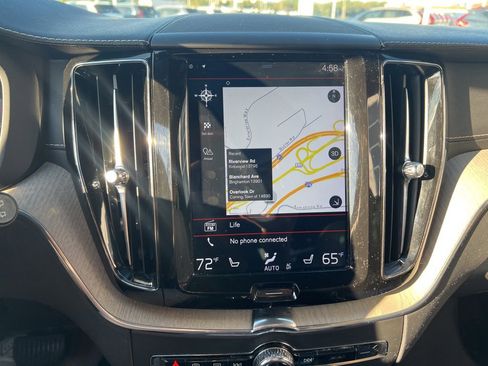 Used 2018 Volvo XC60 T5 Inscription image 12