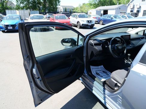 Used 2022 Toyota Corolla LE FWD image 16